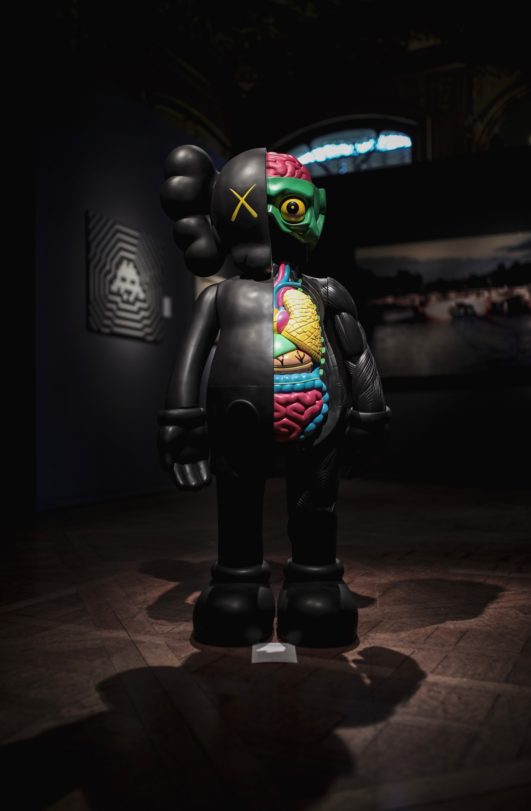 Photo exposition Artcurial Supreme KAWS