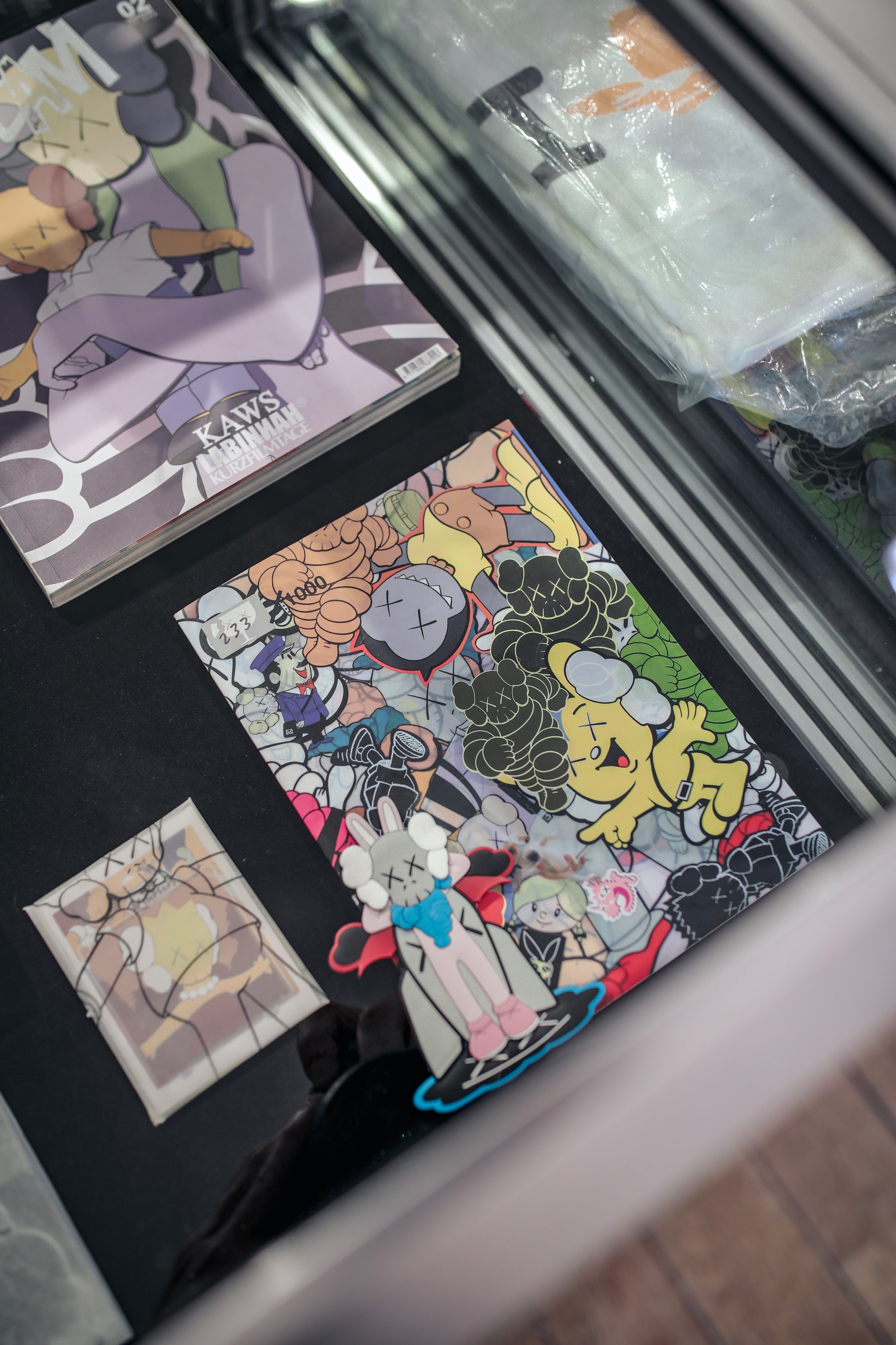 Photo exposition Artcurial Supreme KAWS