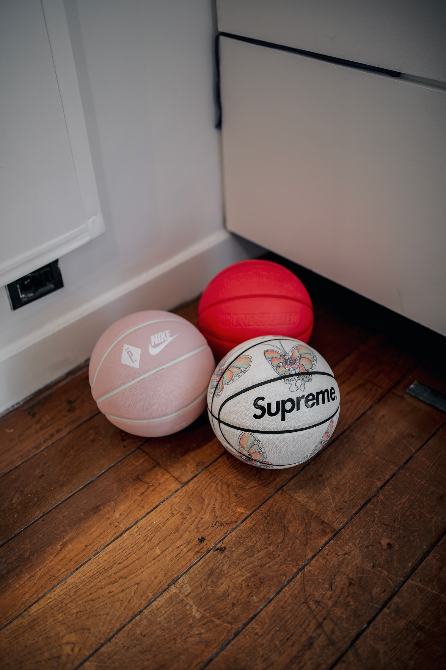 Photo exposition Artcurial Supreme KAWS