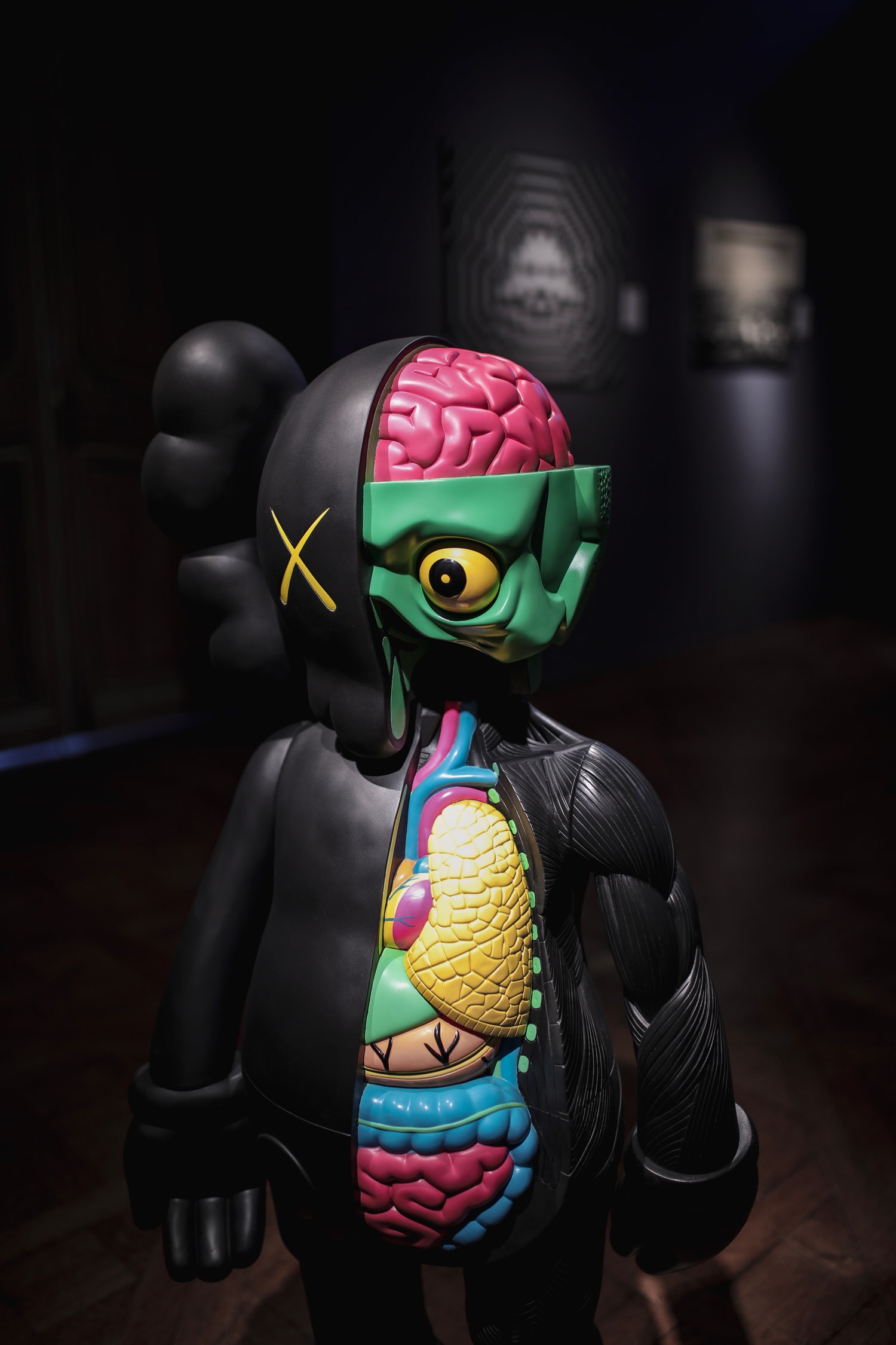 Photo exposition Artcurial Supreme KAWS