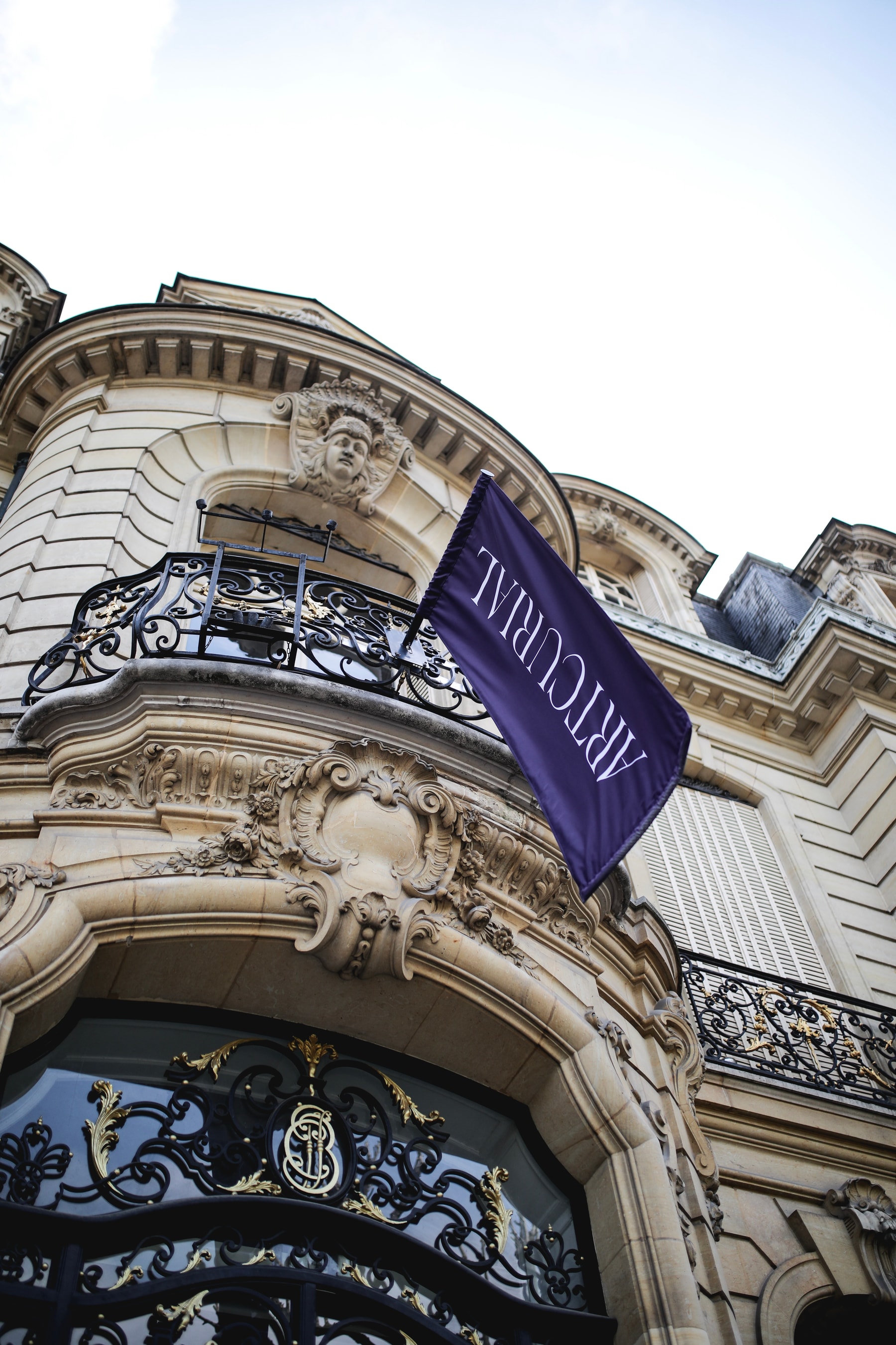 Photo exposition Artcurial Supreme KAWS