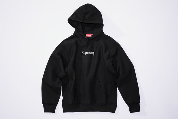 Photo de la collaboration Supreme x Swarovksi
