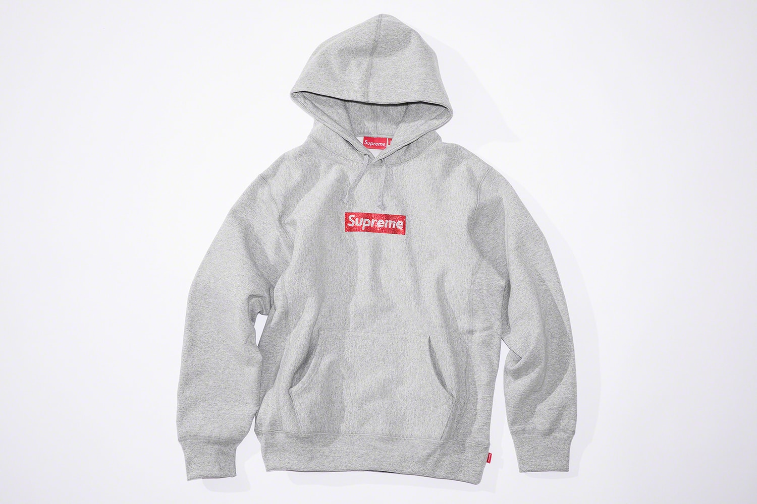 Photo de la collaboration Supreme x Swarovksi