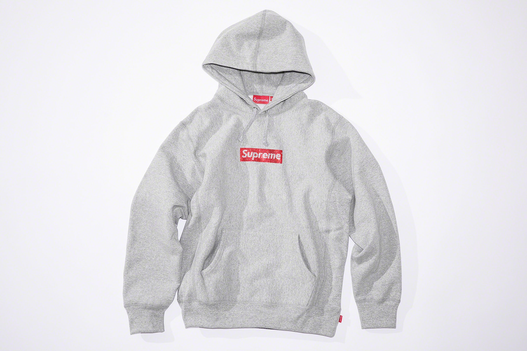 Photo de la collaboration Supreme x Swarovksi