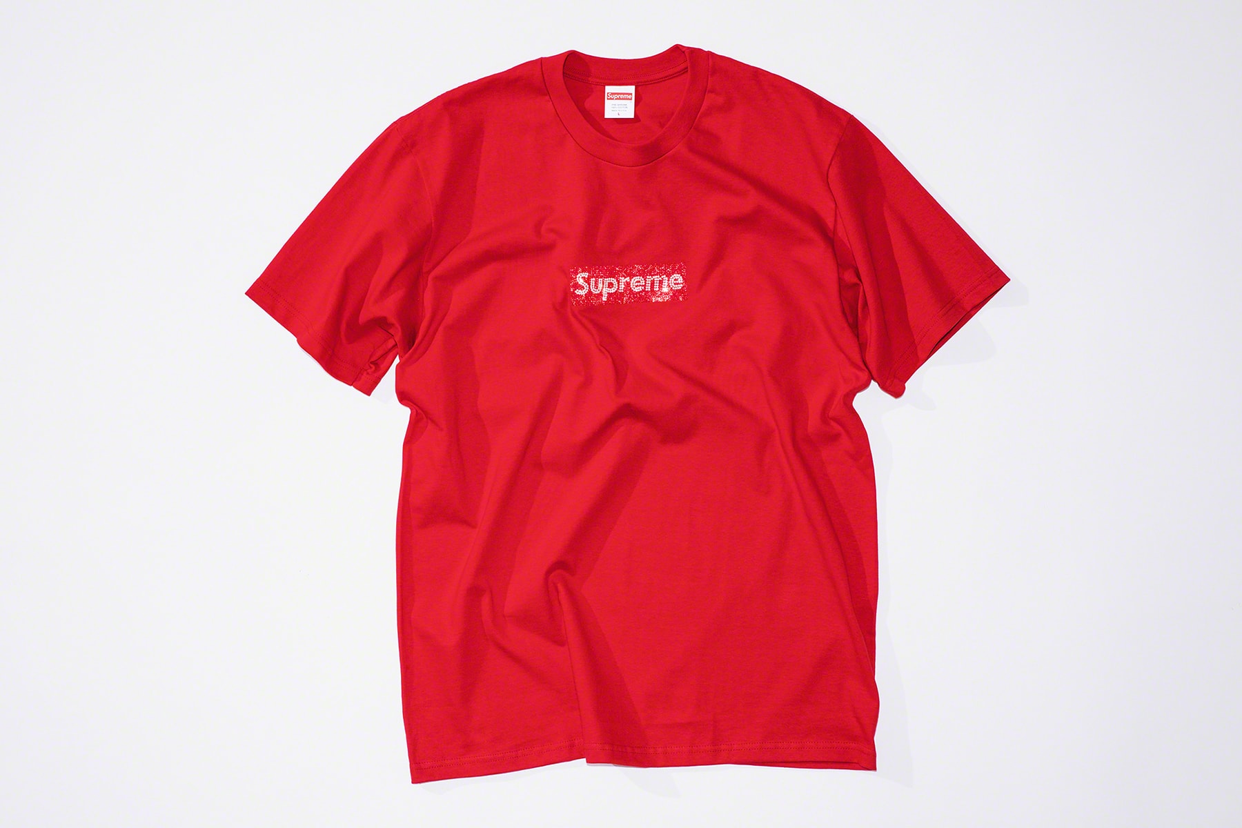 Photo de la collaboration Supreme x Swarovksi
