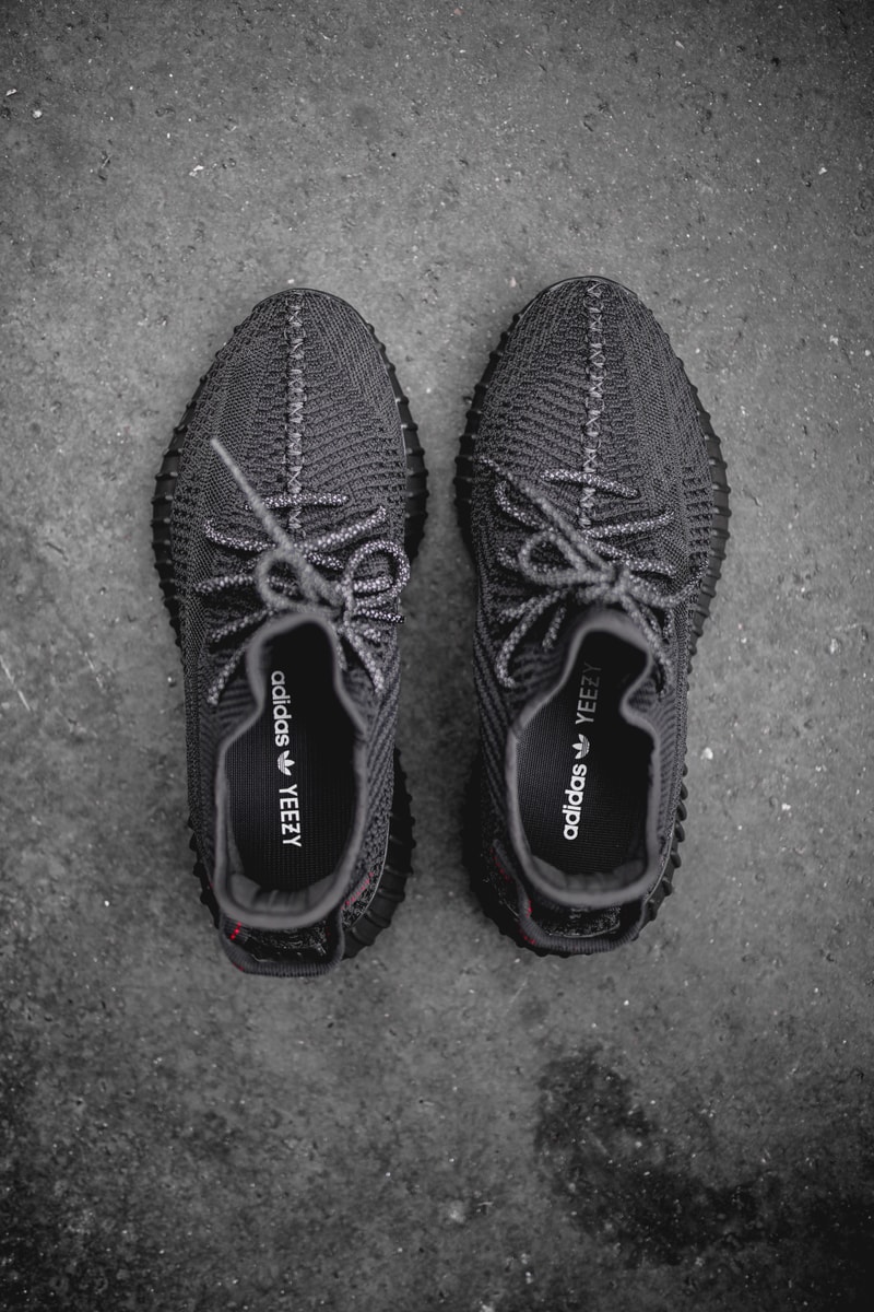YEEZY BOOST 350 V2 Triple Black : Gros plan en images sur la prochaine sneaker de la collaboration adidas x Kanye West