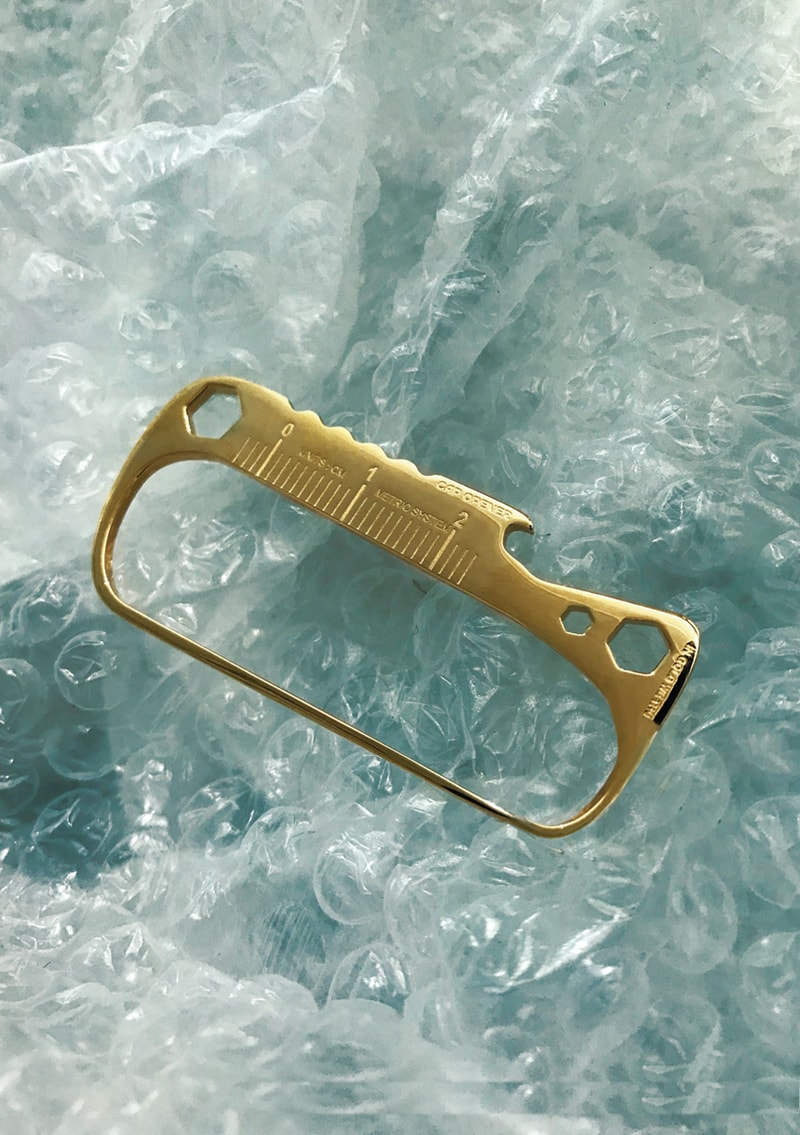 IN GOLD WE TRUST sort une nouvelle série de bijoux unisexe sous forme de boite à outils