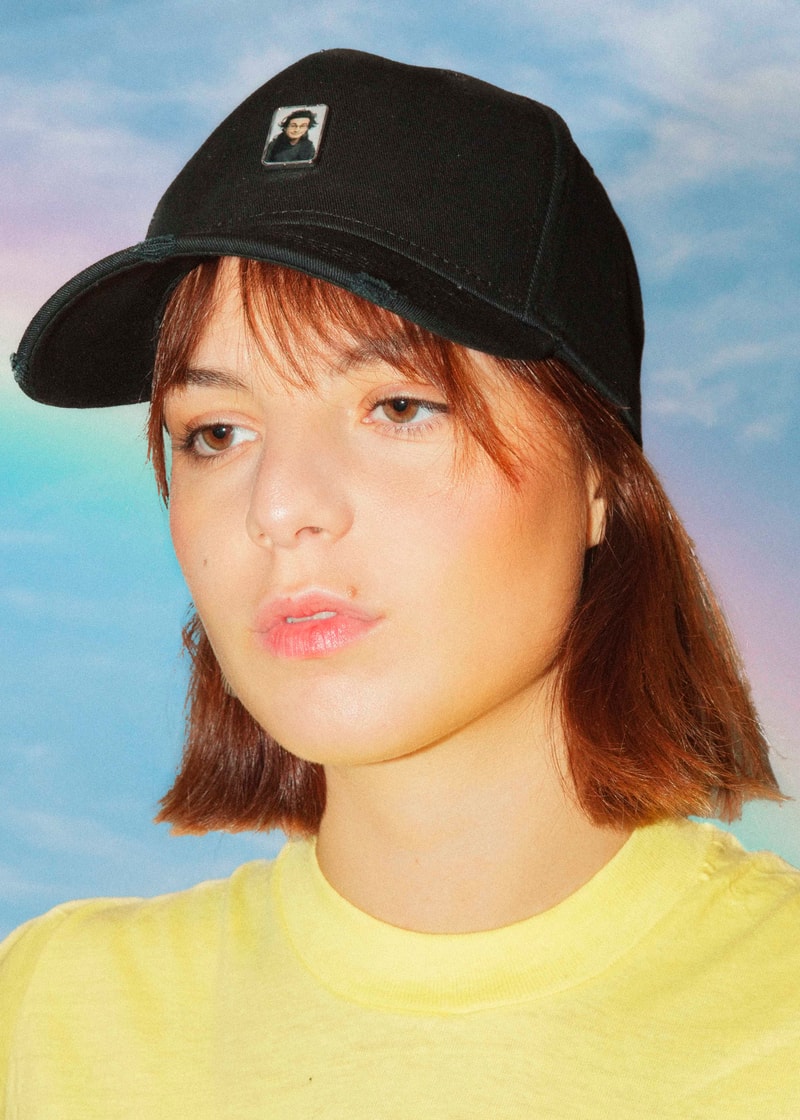 L'artiste urbain John Hamon s'associe à Couvre Chef d'Oeuvre pour une casquette inédite