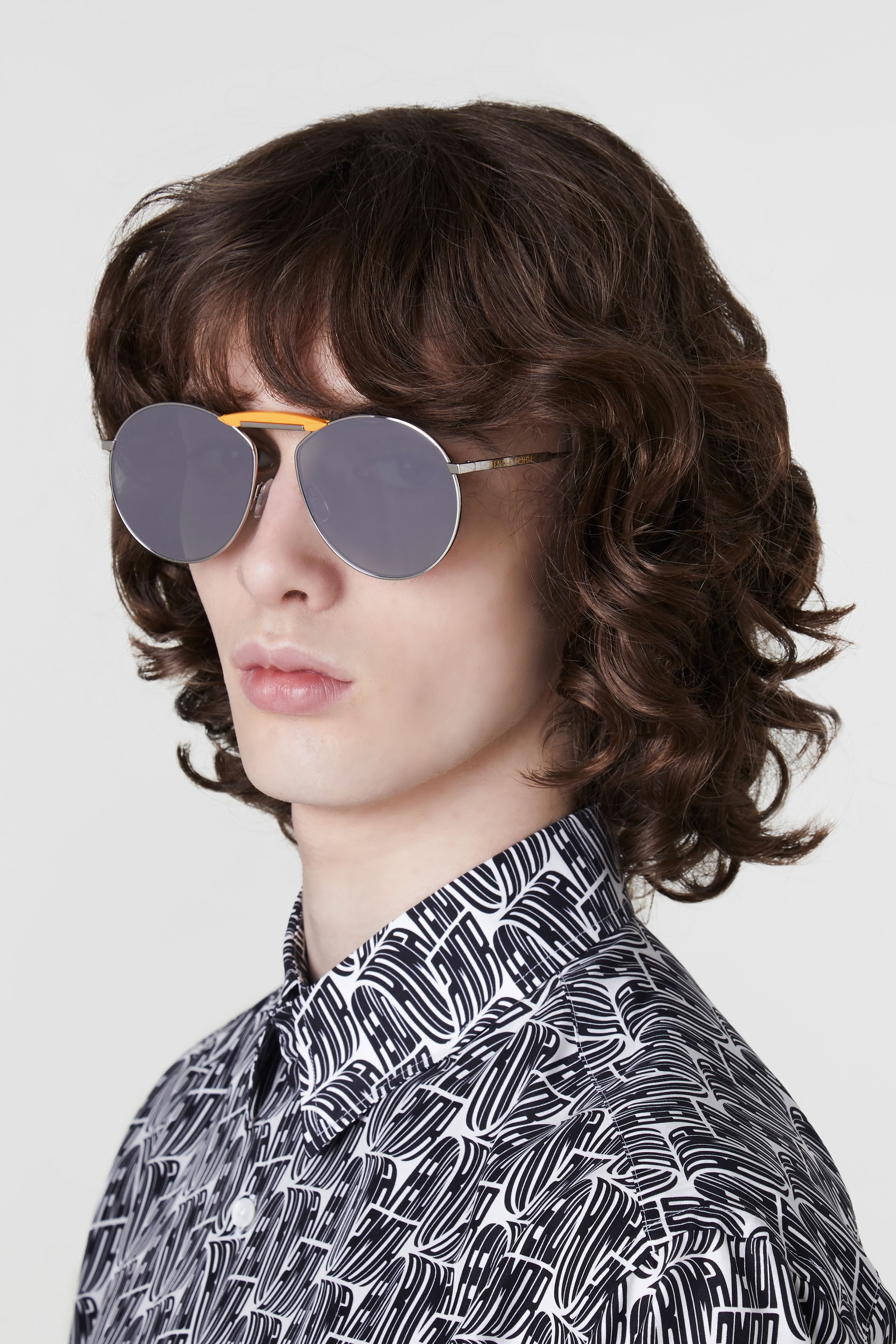 Fendi opte pour du full logo dans sa dernière collection Roma Amor