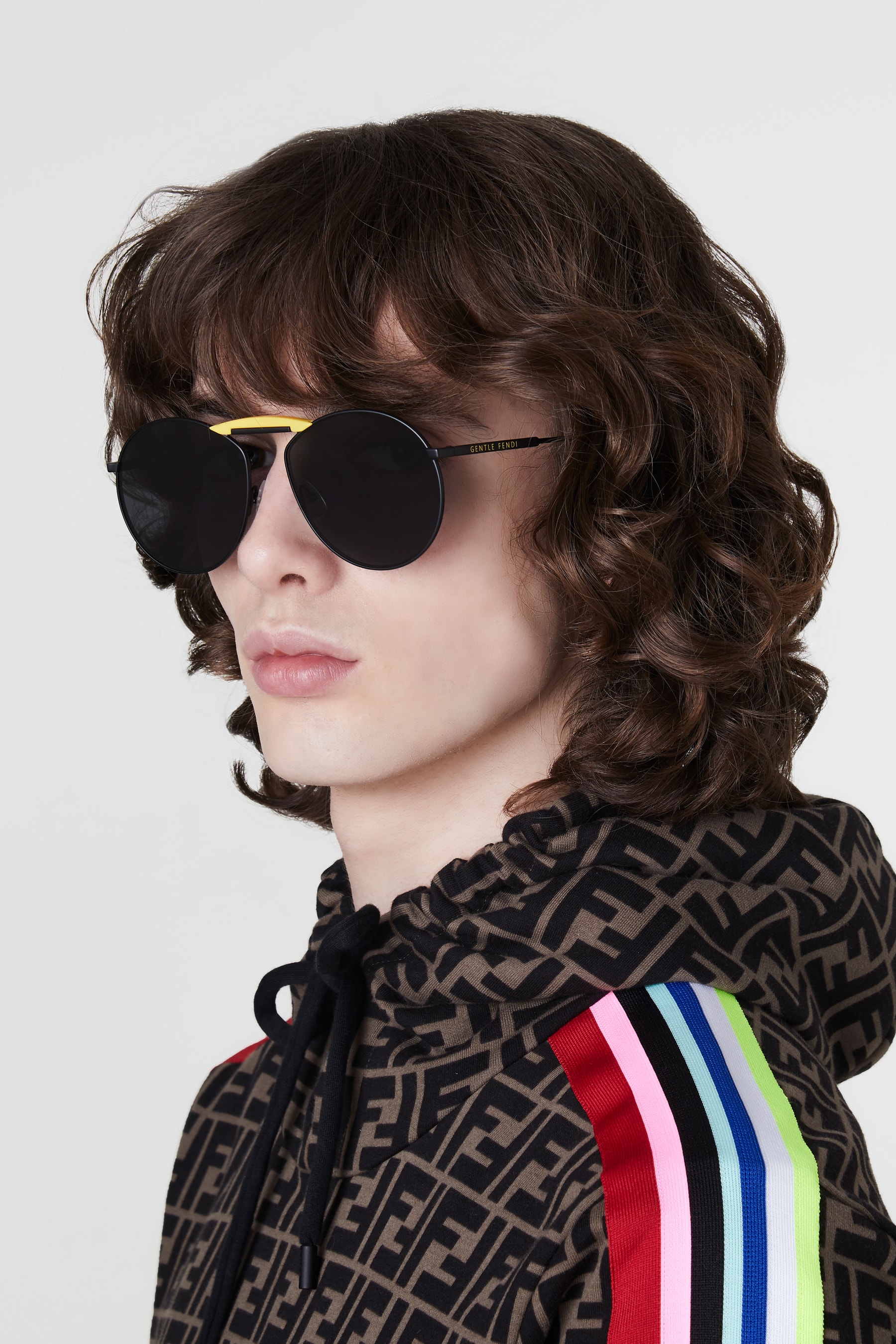 Fendi opte pour du full logo dans sa dernière collection Roma Amor