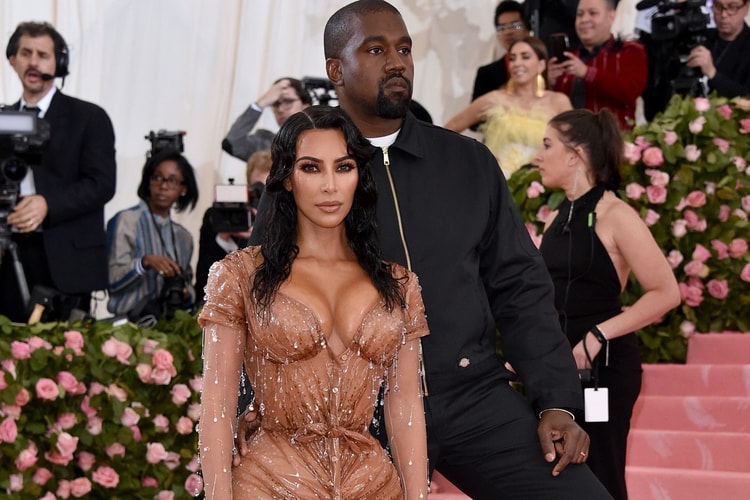 Kanye West porte une veste à 40 dollars pour le Met Gala