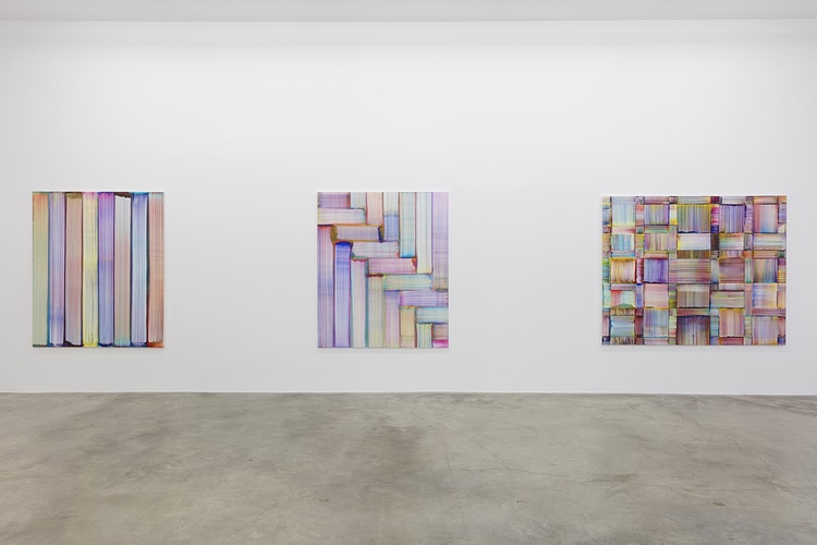 La Galerie Perrotin de Paris présente l'exposition "Now or Never" dédiée au peintre français Bernard Frize