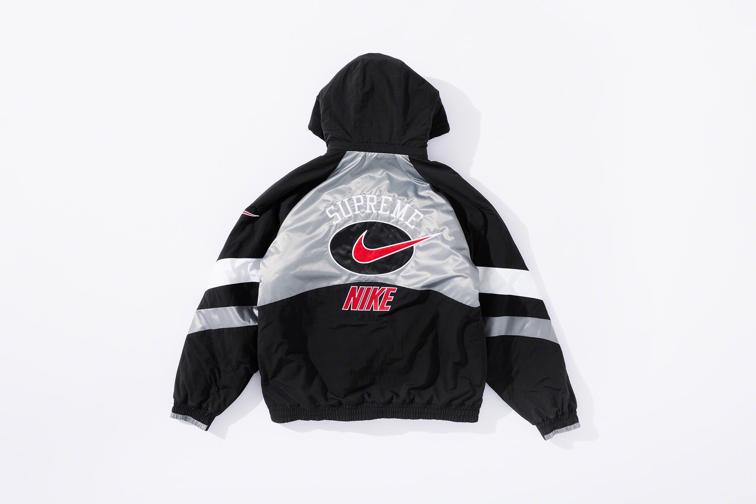 Photo Supreme x Nike