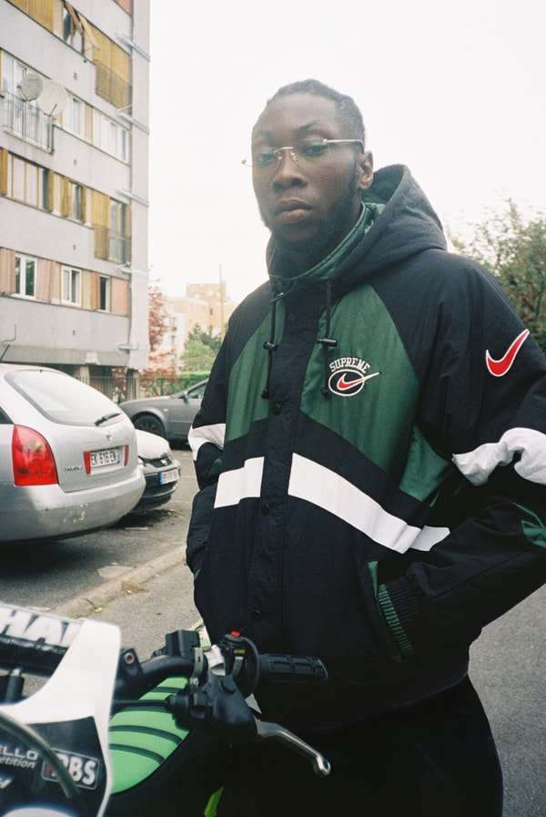 Photo Supreme x Nike