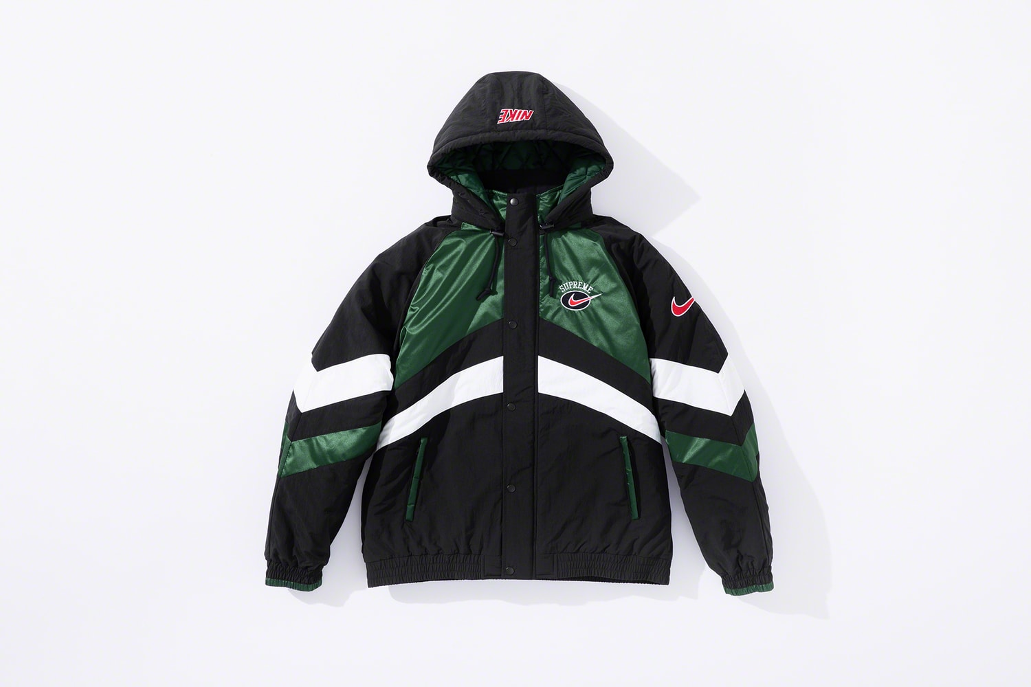 Photo Supreme x Nike