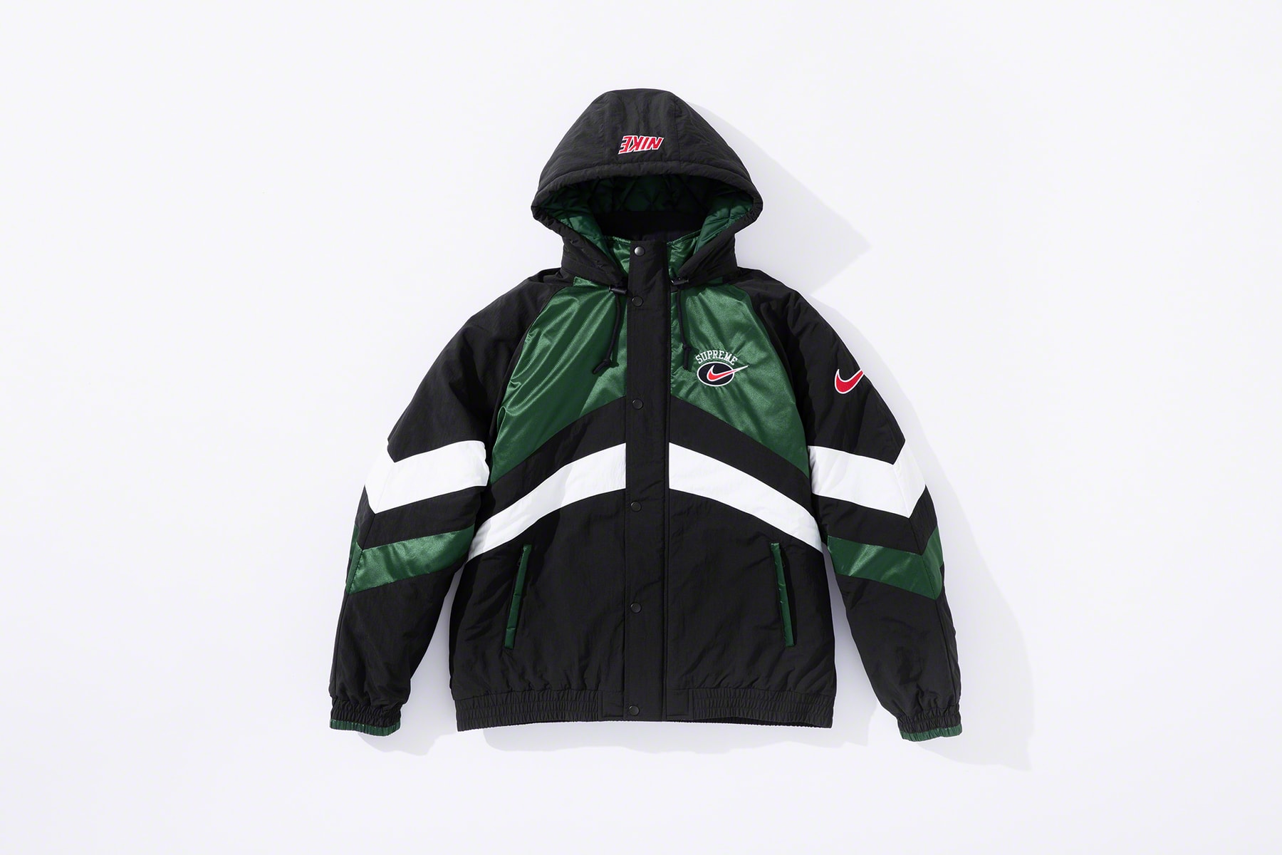 Photo Supreme x Nike