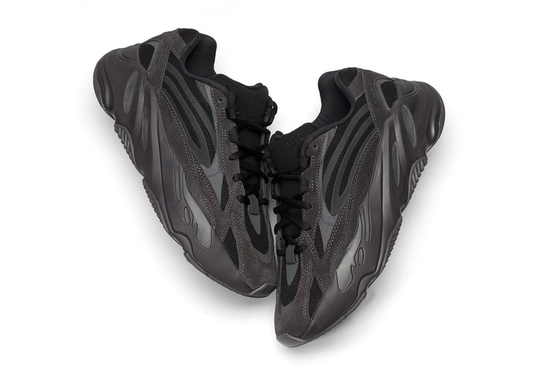 Photo YEEZY BOOST 700 V2 "Vanta"