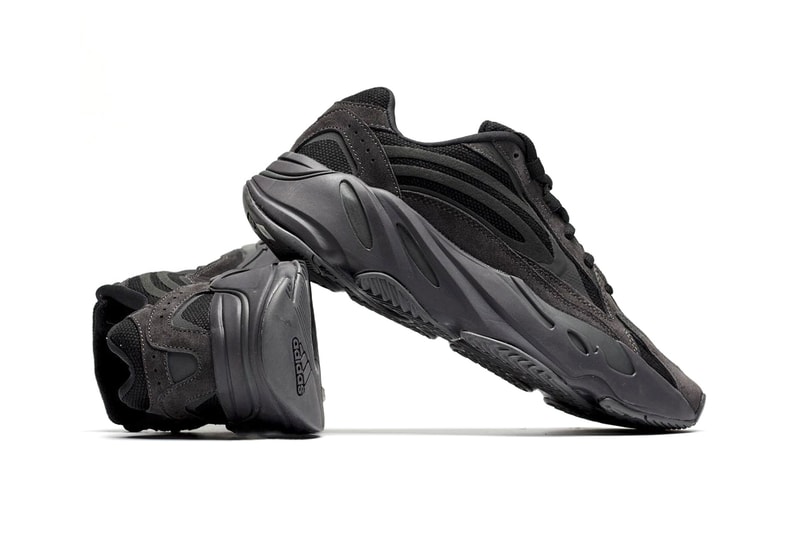 Photo YEEZY BOOST 700 V2 "Vanta"