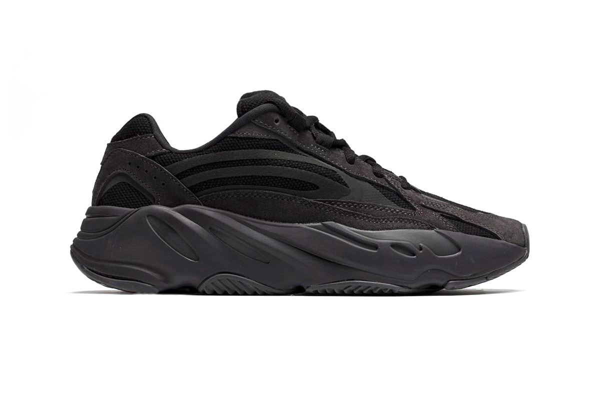 Photo YEEZY BOOST 700 V2 "Vanta"