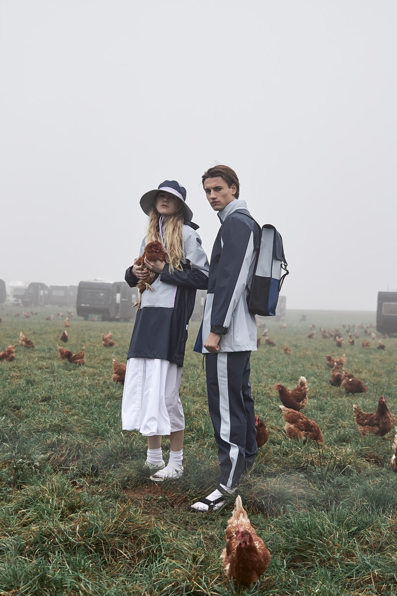 RAINS dévoile pour la première fois un ensemble de survêtement dans sa nouvelle collection capsule "Color Block"