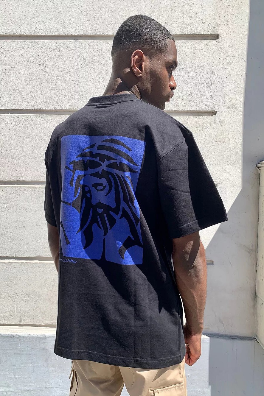 AAUCARRE t-shirt drop photos