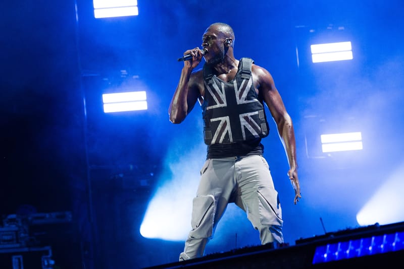 Banksy a designé un gilet de protection unique pour Stormzy