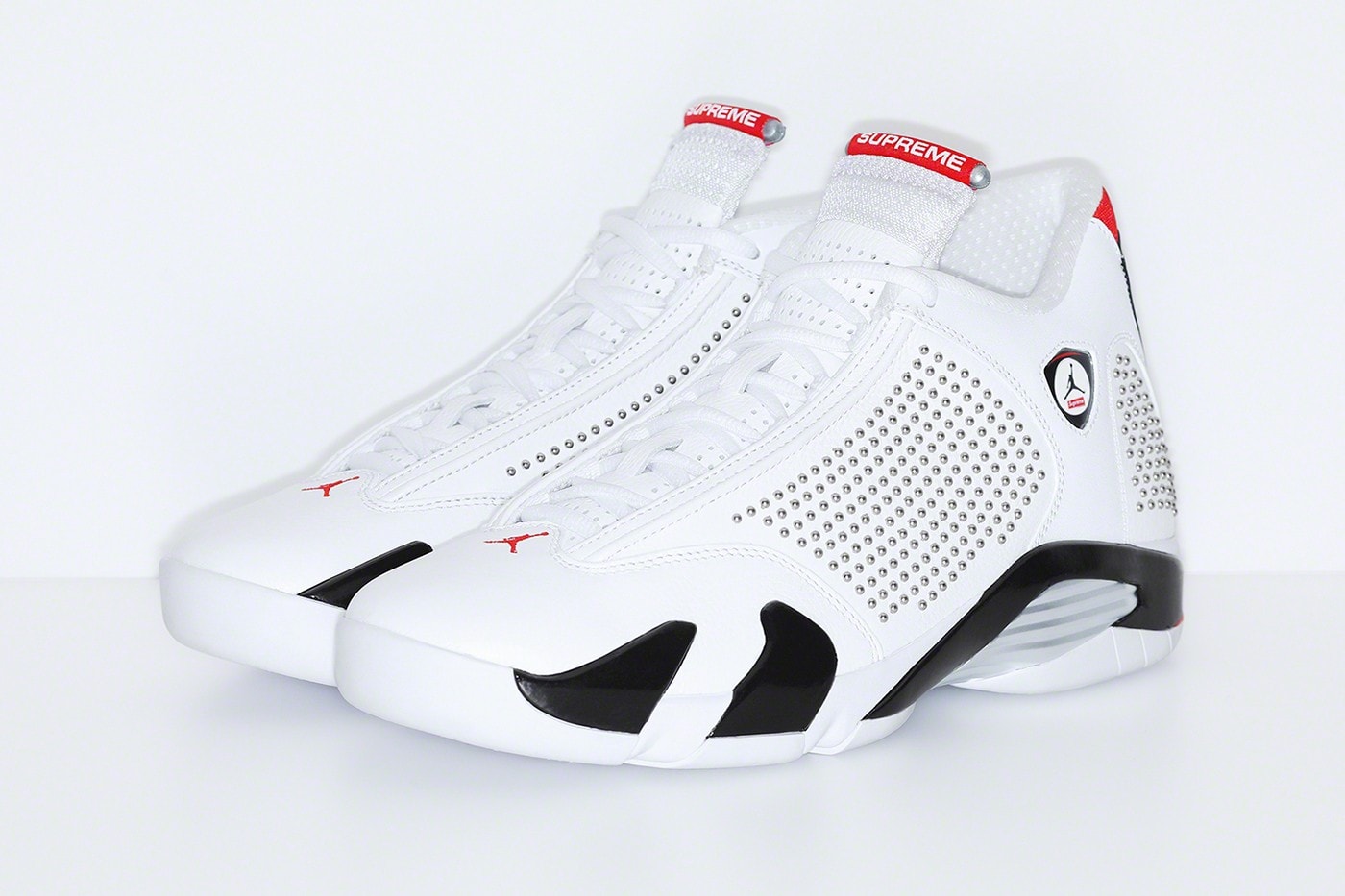 Supreme dévoile les photos officielles de sa nouvelle collaboration avec Jordan