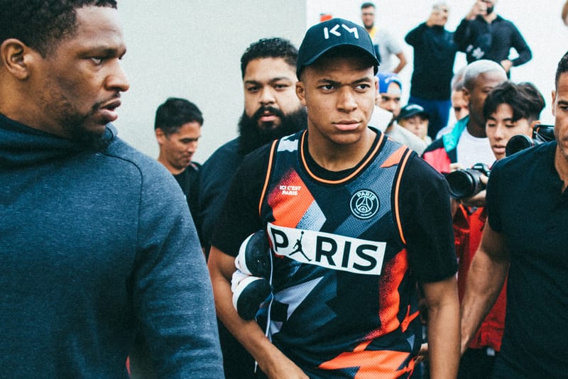 Mbappé dévoile une nouvelle pièce de la collab PSG x Jordan à Venice Beach
