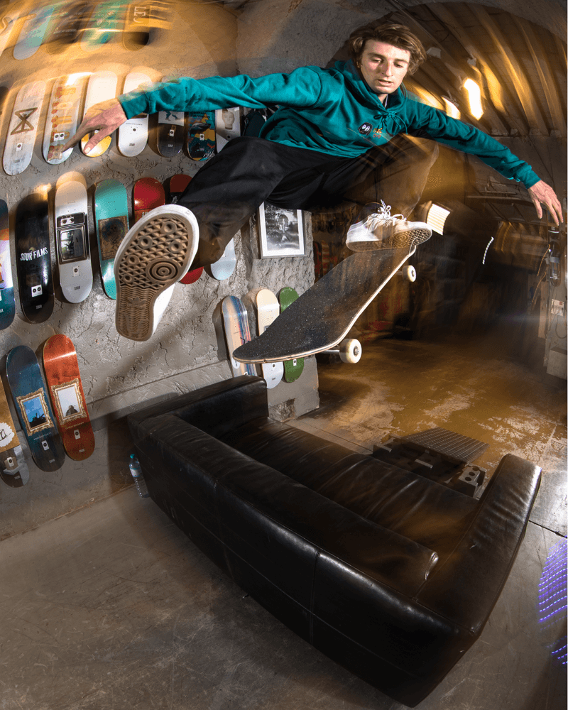 Photo de la collection RAVE Skateboards x RIOT