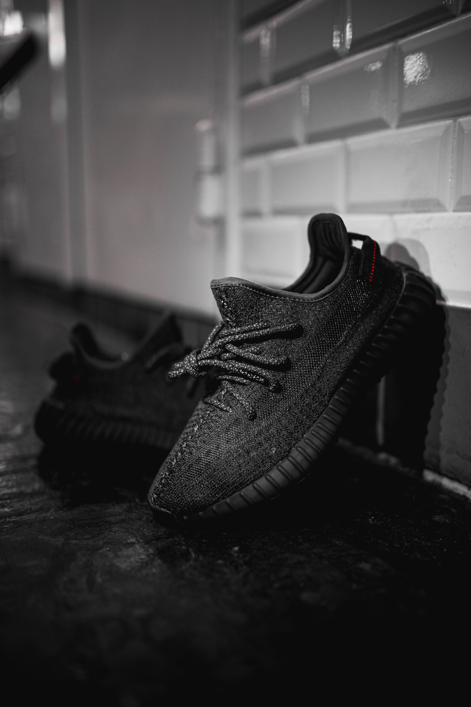 Photos de la YEEZY 350 V2 "Static Black Reflective"
