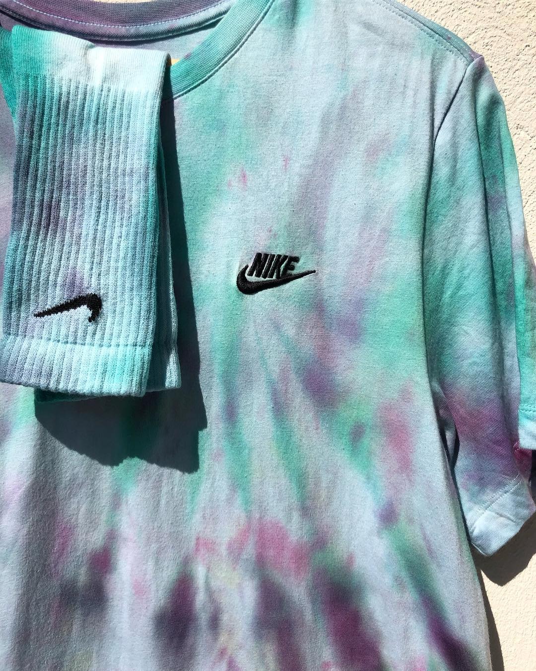 Maison Mère met en vente une série de pièces Nike tie and dye