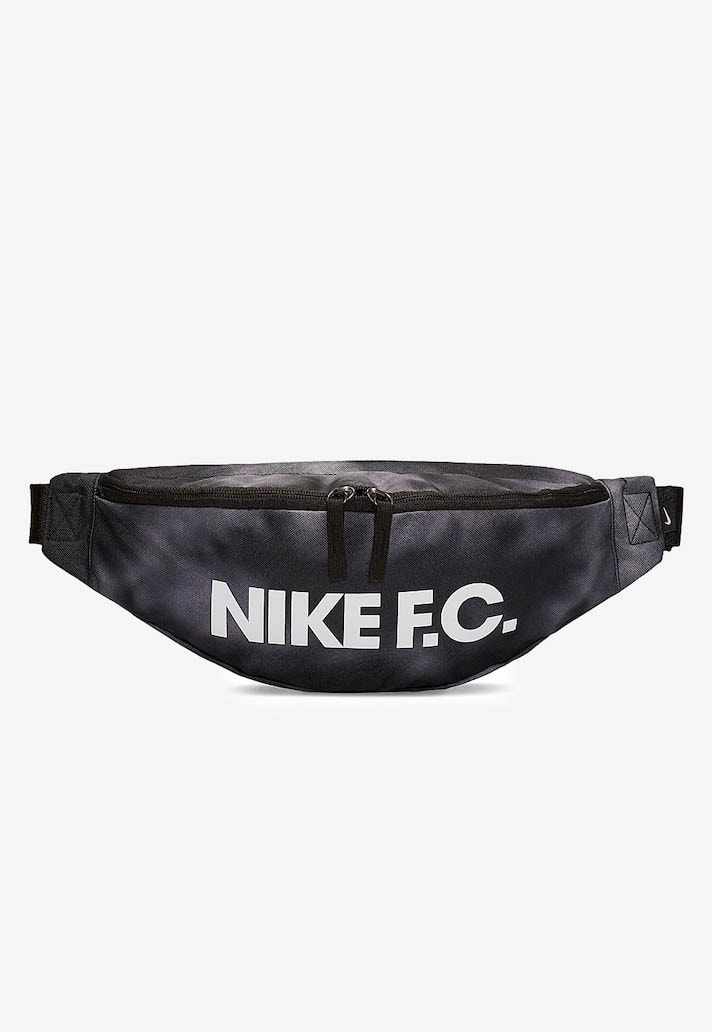 Nike F.C dévoile de nouvelles pièces aux tons pastels