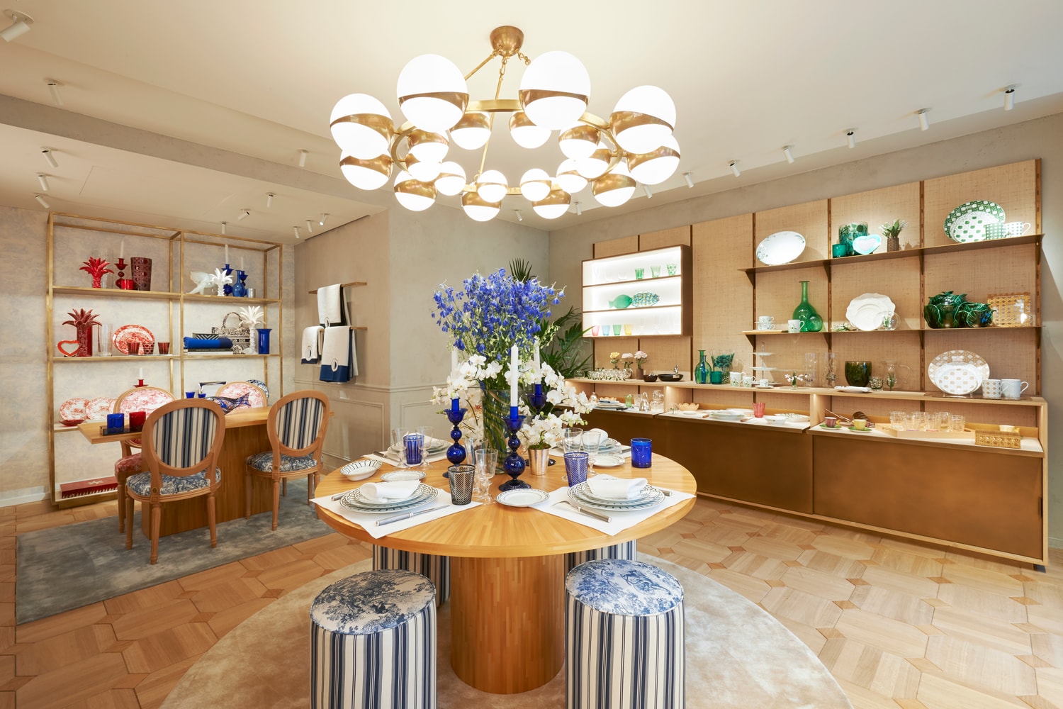 Dior : Rentrez dans la nouvelle boutique parisienne de Dior Maison