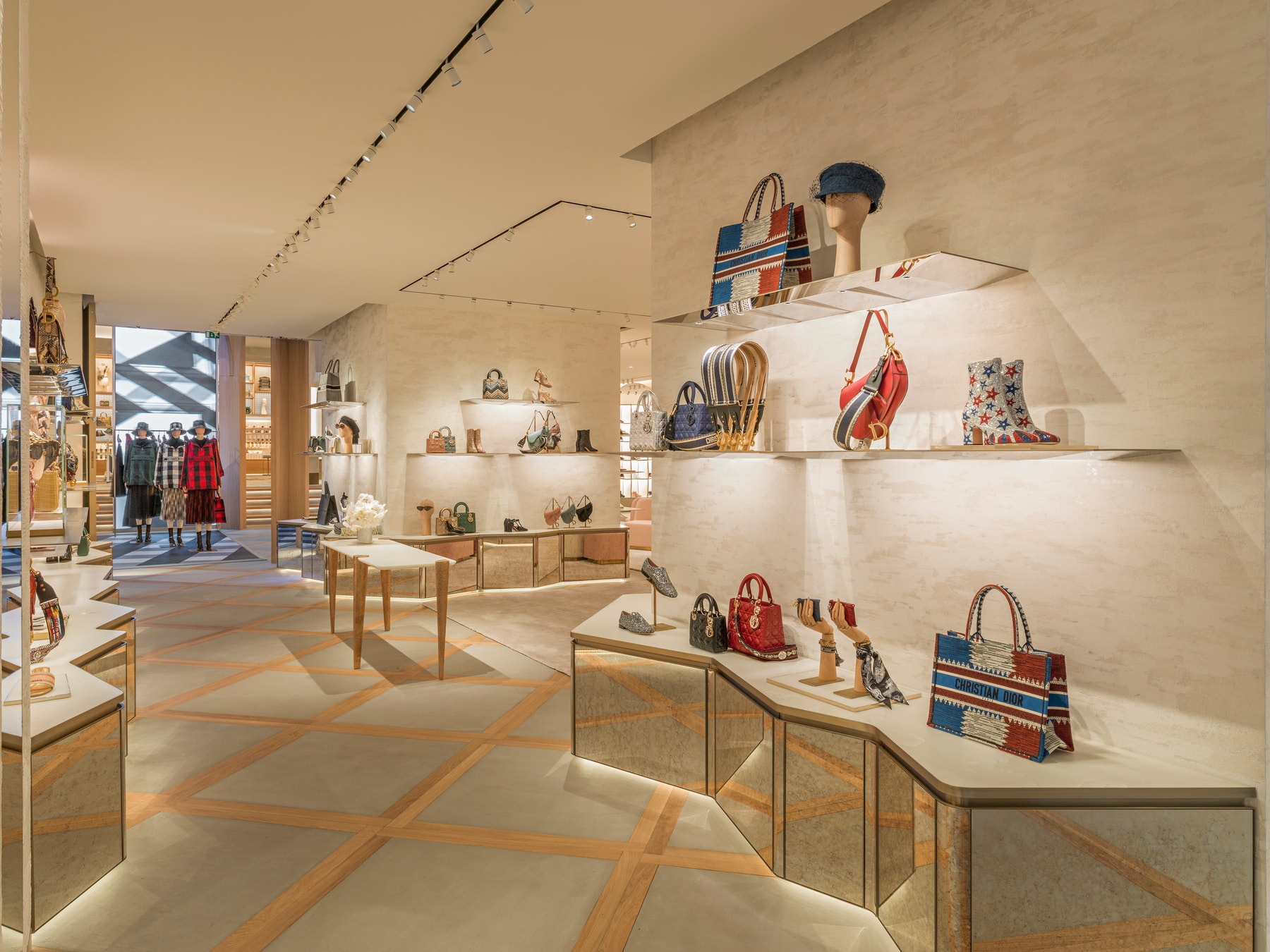 Dior : Rentrez dans la toute nouvelle boutique à Paris