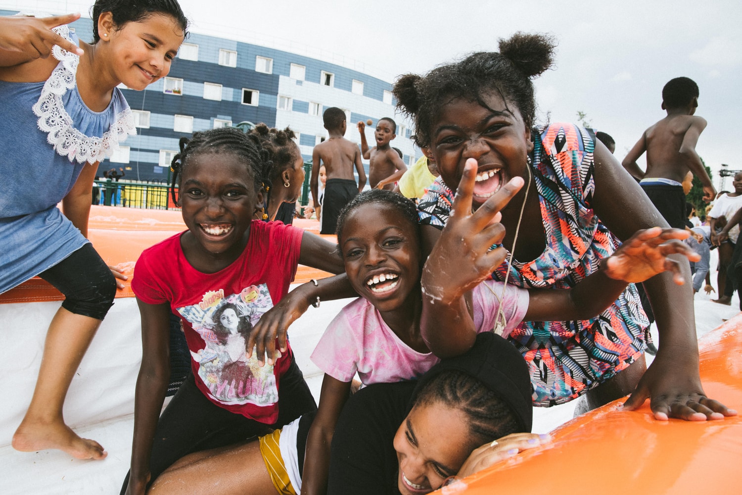 Nike transforme le quartier de La Grande Borne à Grigny en un parc d'attractions le temps d'un weekend
