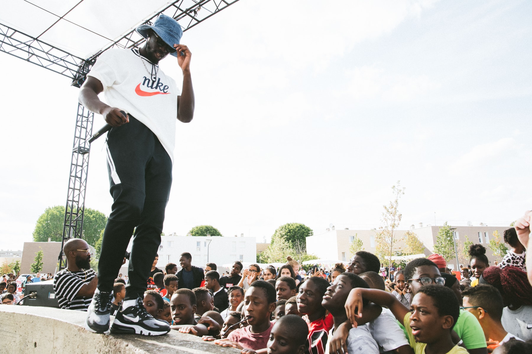 Nike transforme le quartier de La Grande Borne à Grigny en un parc d'attractions le temps d'un weekend