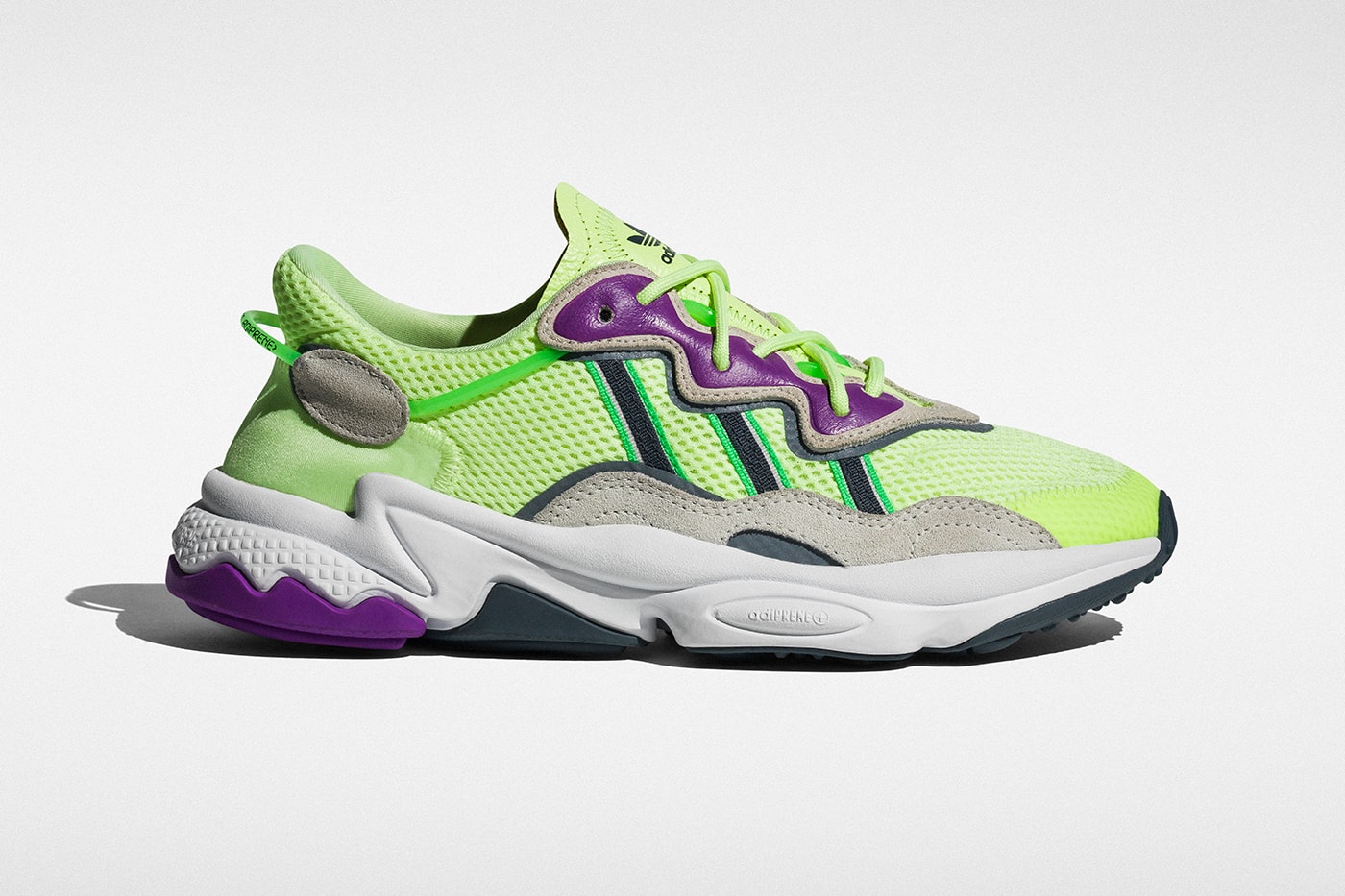 Photo adidas OZWEEGO LXCON