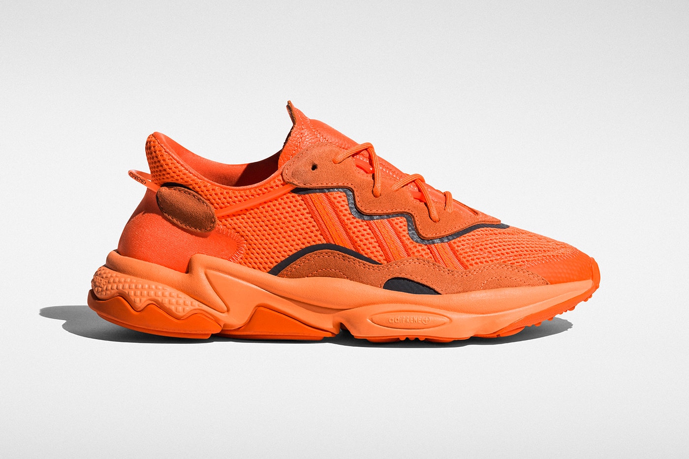 Photo adidas OZWEEGO LXCON
