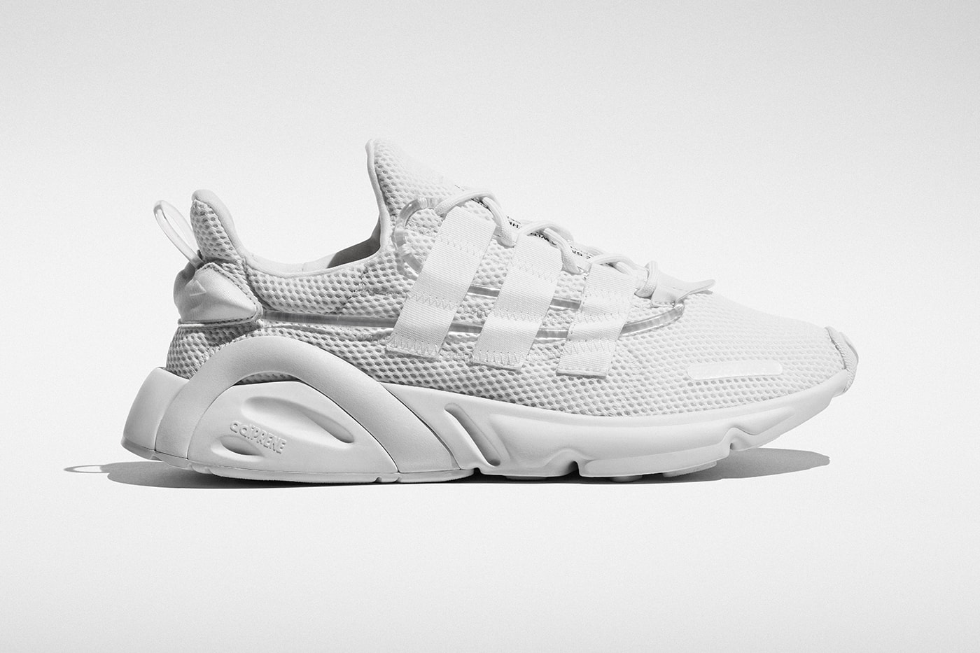 Photo adidas OZWEEGO LXCON