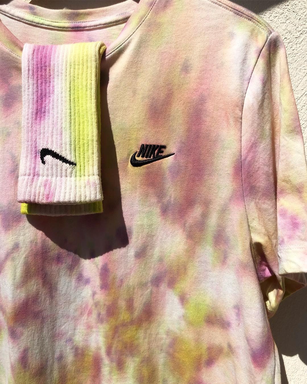 Maison Mère met en vente une série de pièces Nike tie and dye