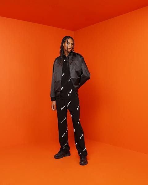 Atelier New Regime dévoile le lookbook de sa collection Pre Fall 19 et droppe des premières pièces