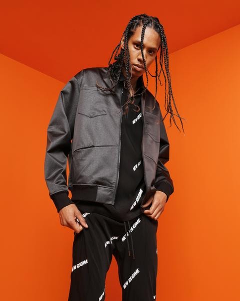 Atelier New Regime dévoile le lookbook de sa collection Pre Fall 19 et droppe des premières pièces