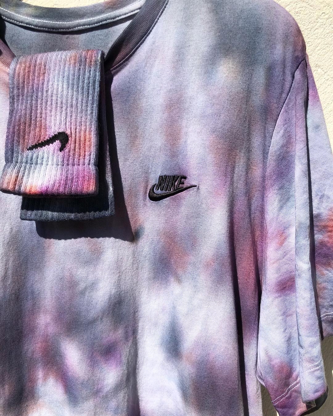 Maison Mère met en vente une série de pièces Nike tie and dye