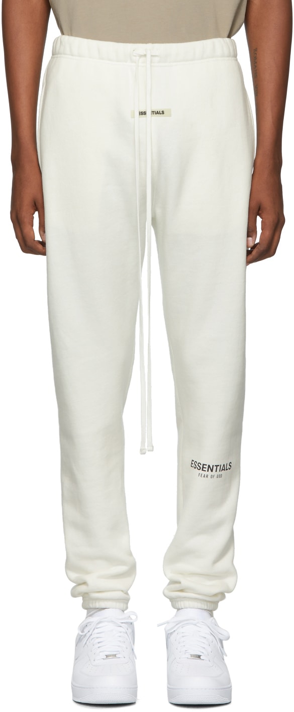 Photo ESSENTIALS Fear of God