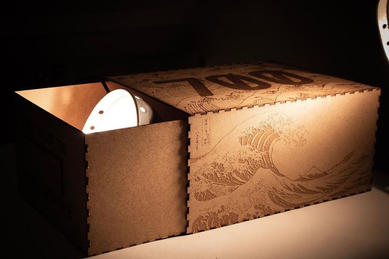 YEEZY : Une boite en bois avec des vagues gravées imaginée par un graphiste français 