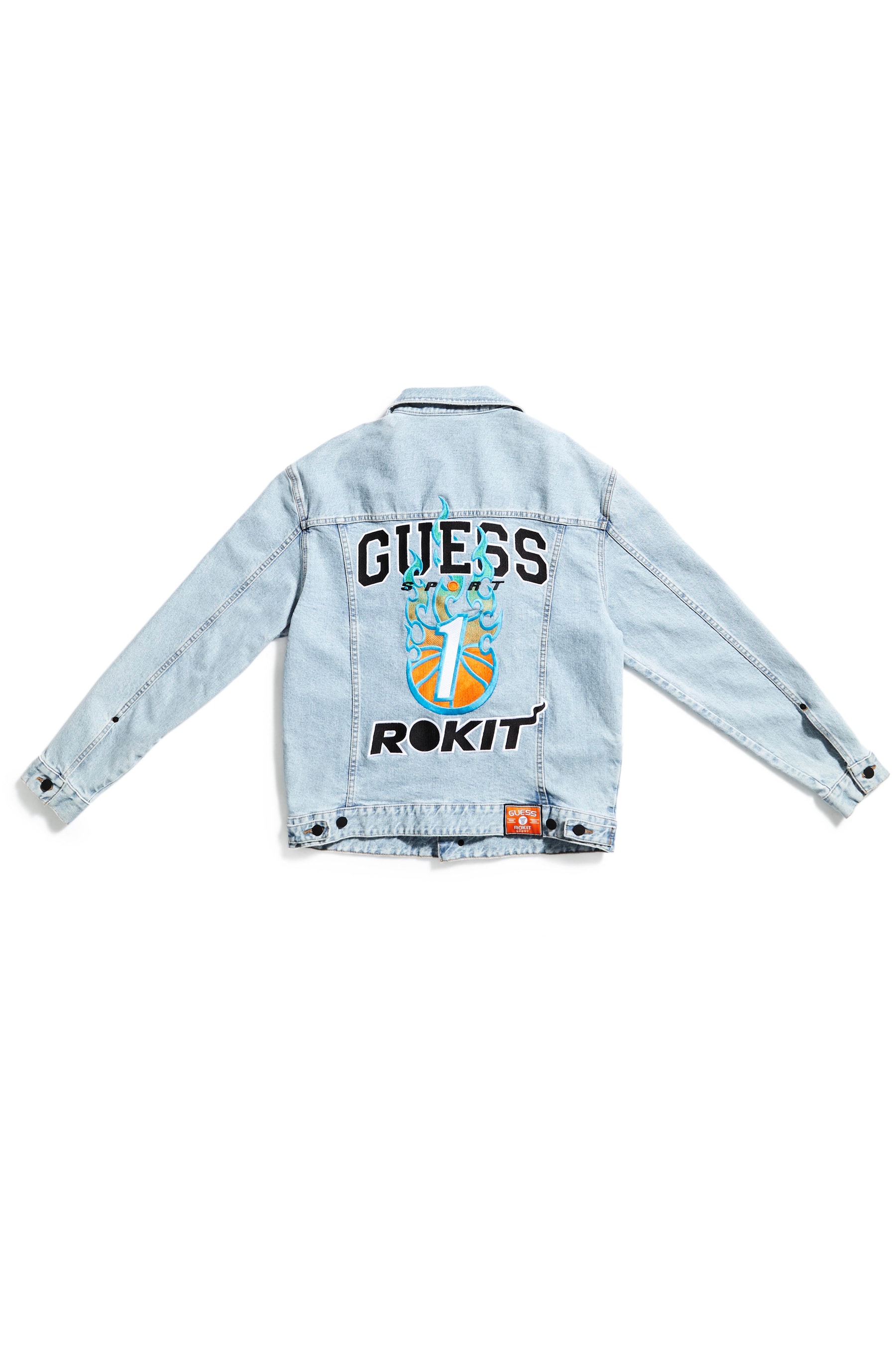 GUESS JEANS U.S.A lance sa première collection GUESS SPORT