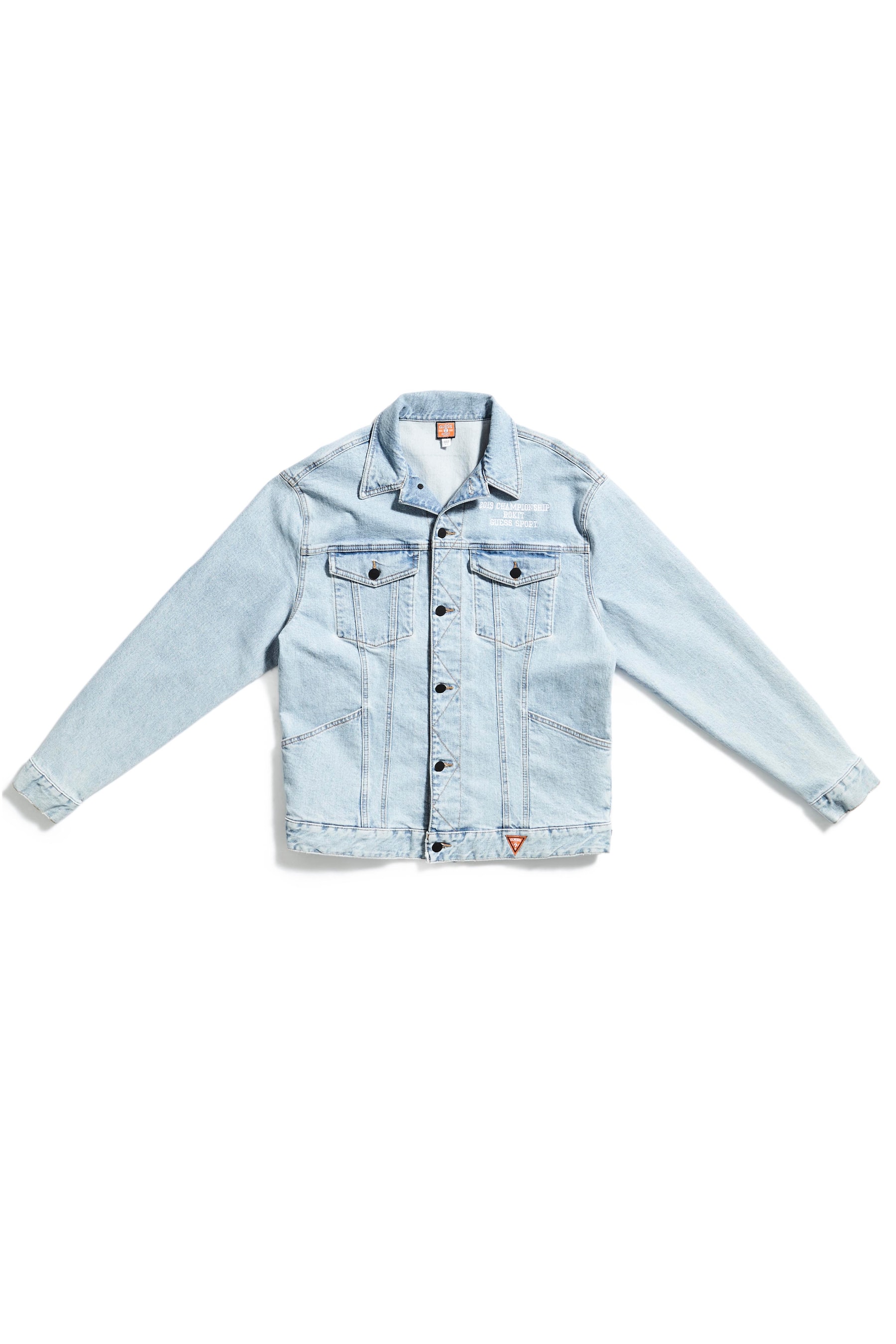 GUESS JEANS U.S.A lance sa première collection GUESS SPORT