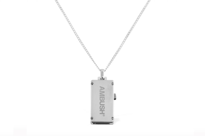 AMBUSH : Un collier pour homme avec une clé USB de 16GB