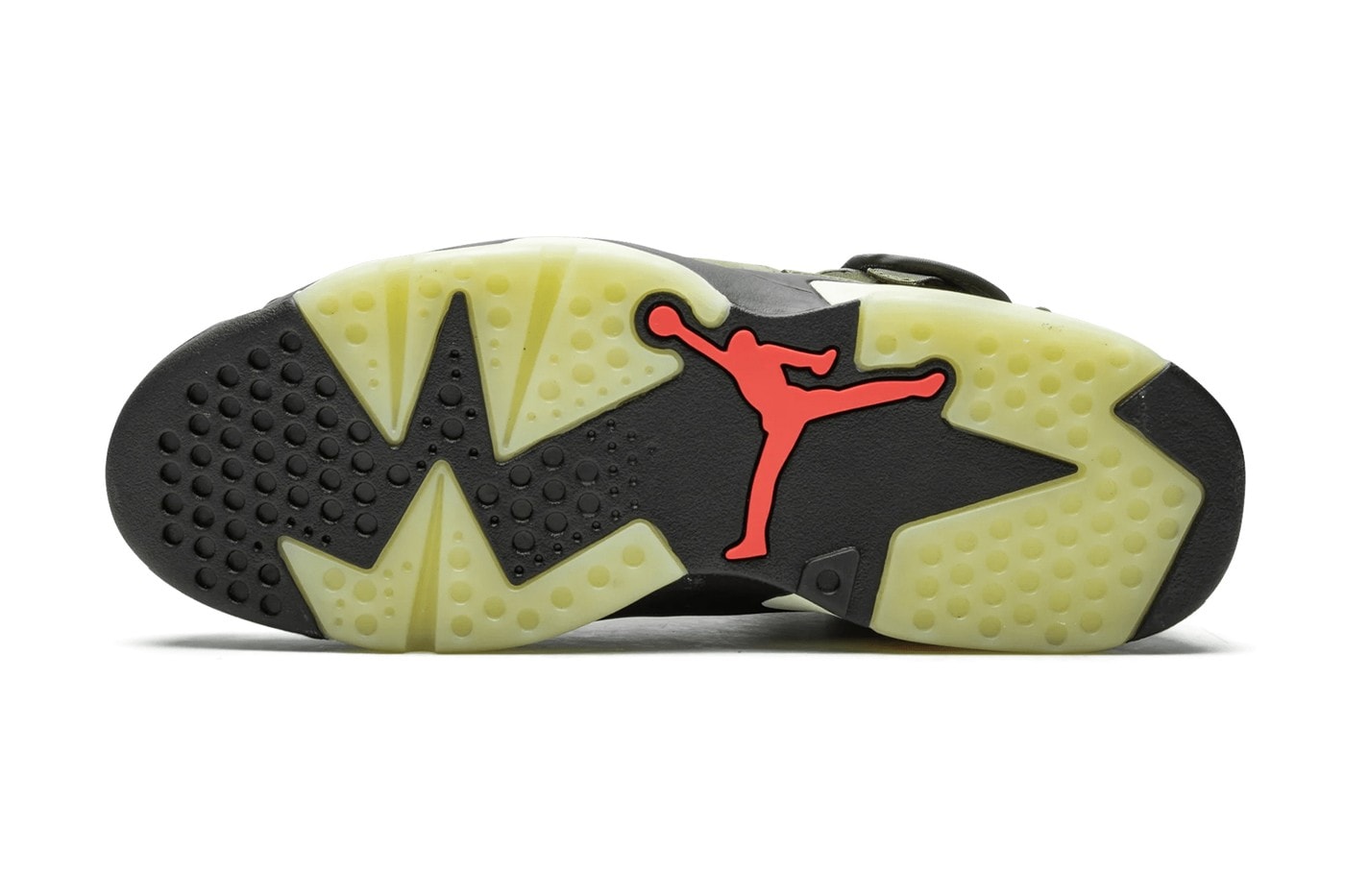 PHOTO TRAVIS SCOTT X AIR JORDAN 6