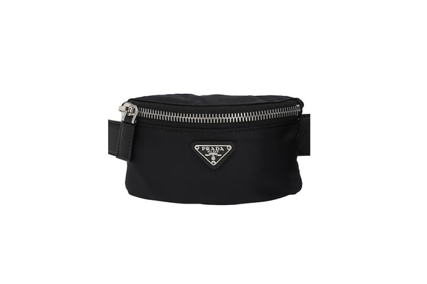 Prada révèle un sac ceinture multi-poches